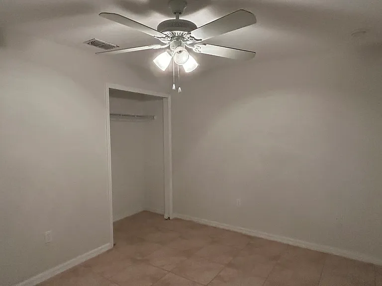 468 Biscayne Ln — Photo 15