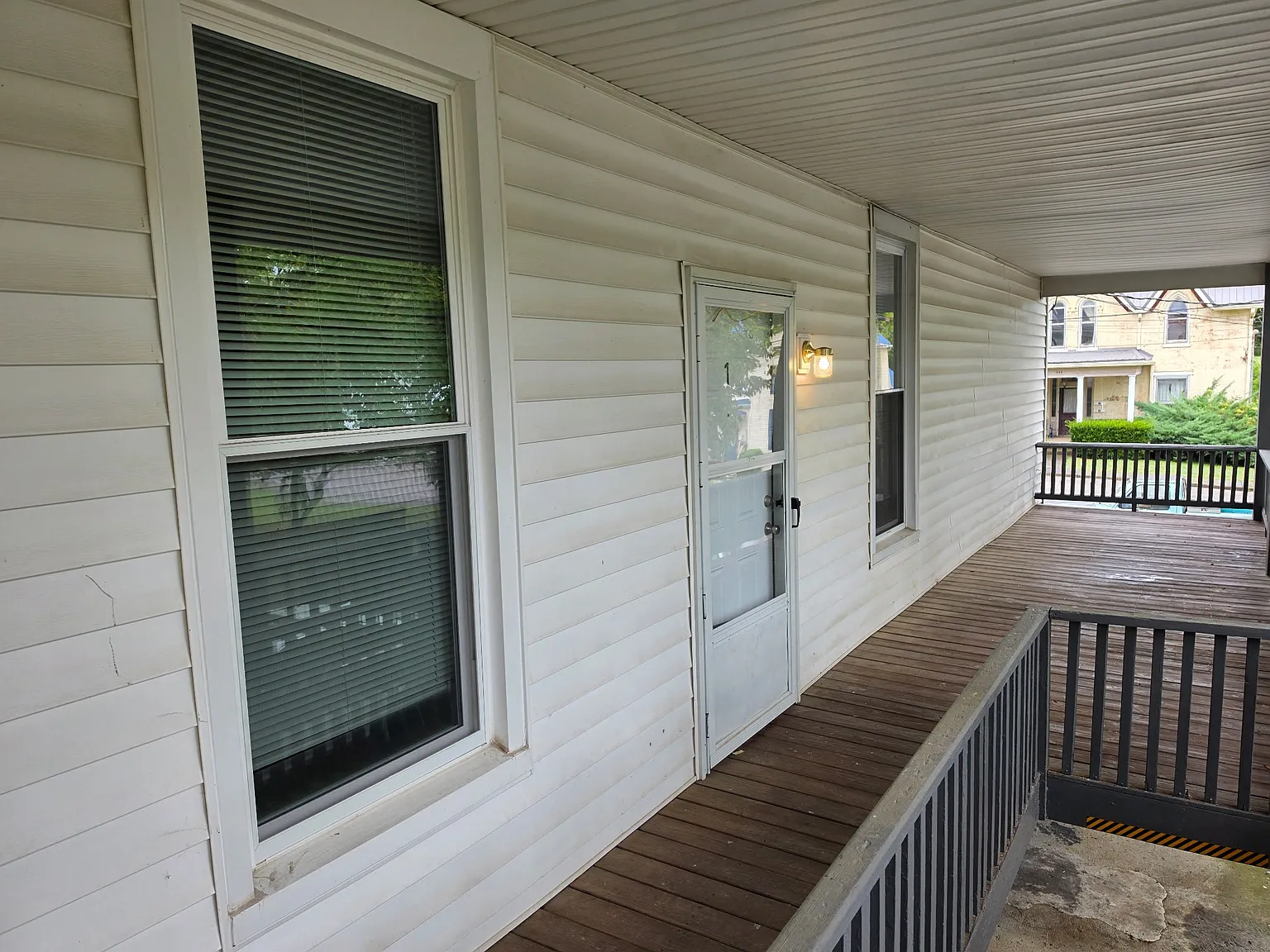 2 bed, 1089 sqft, $1,200 — Photo 1
