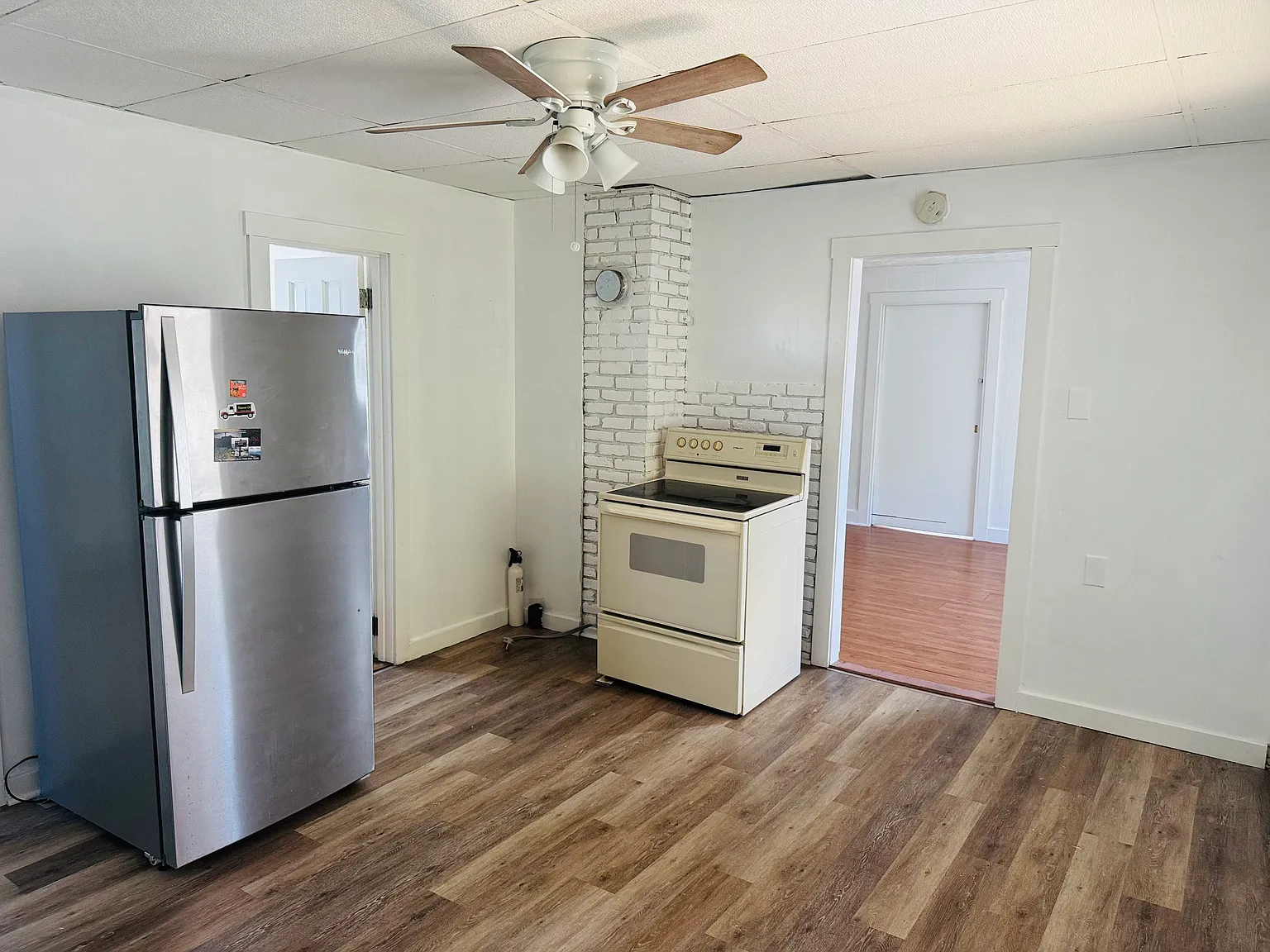 82 Foss St — Photo 4