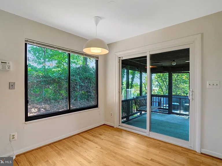 203 W Glendale Ave — Photo 12