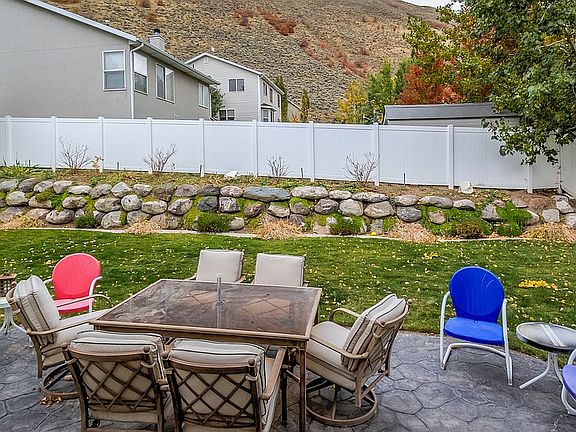 3rd image of 258 E Steep Mountain Dr