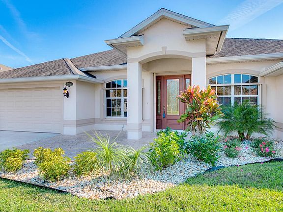 2092 Woodfield Circle-2