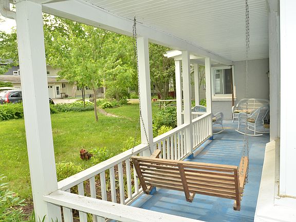 3rd image of 525 Elm Ave