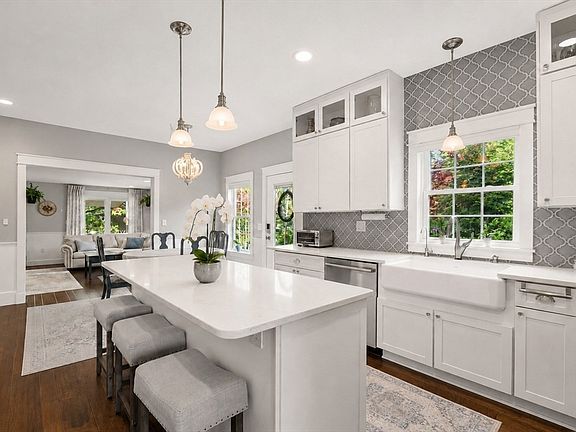 2nd image of 1814 Main St