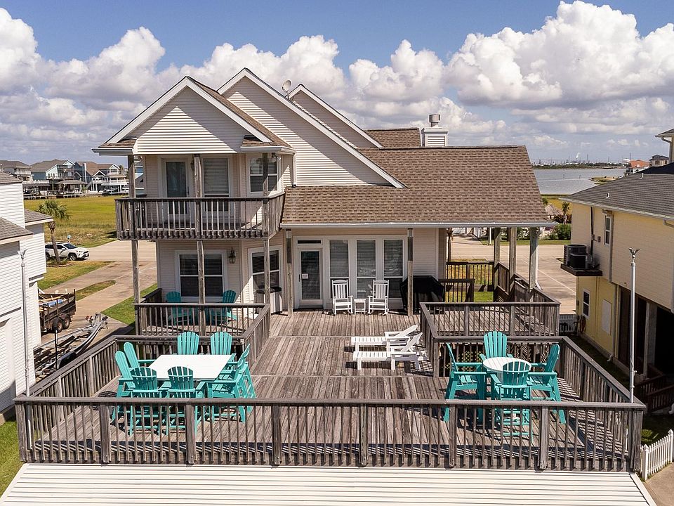 1st image of 925 Tiki Dr