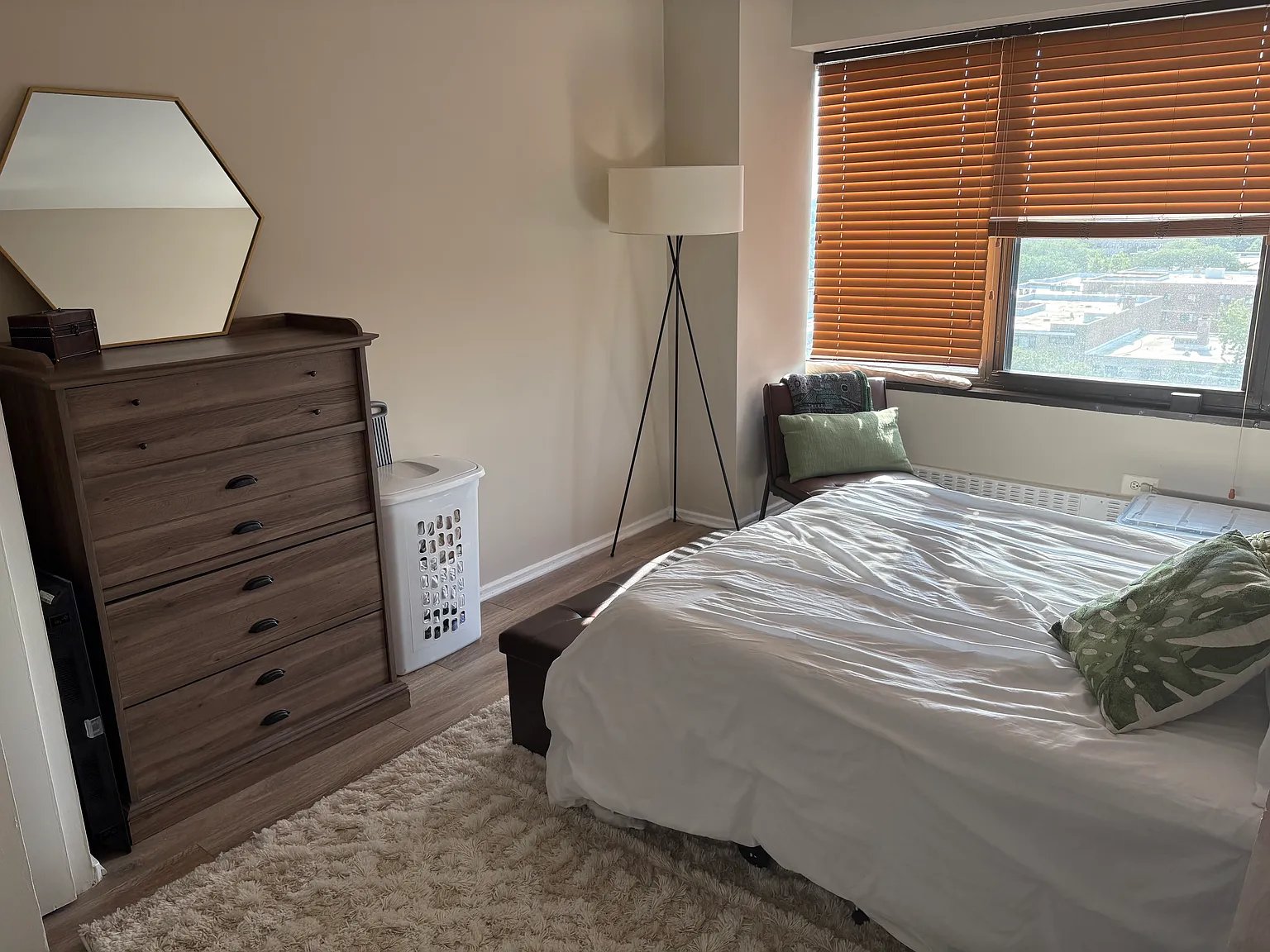 1 bed, 700 sqft, $1,700 — Photo 4