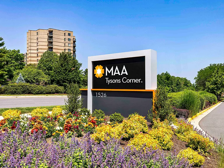 MAA Tysons Corner — Photo 11