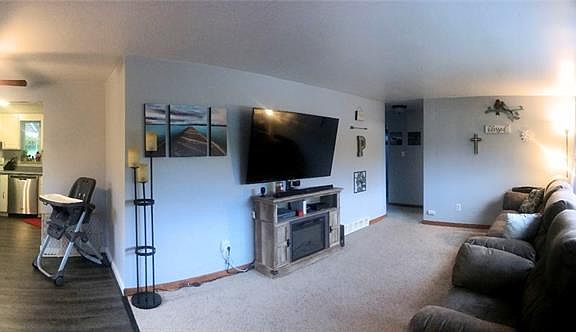 5th image of 162 Mary Ann Dr