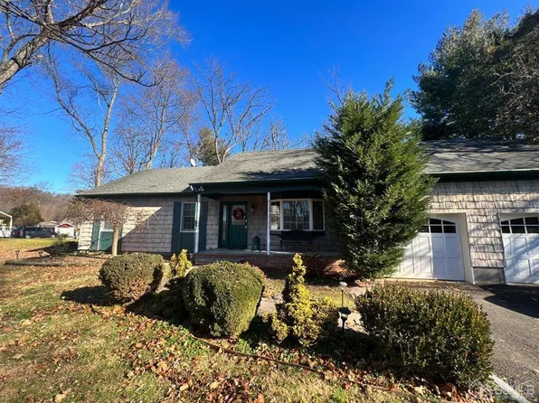 254 Greenbrook Rd, Green Brook, NJ 08812