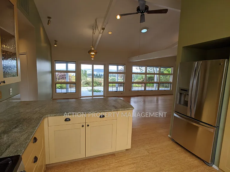 251 Old Schoolhouse Rd — Photo 13