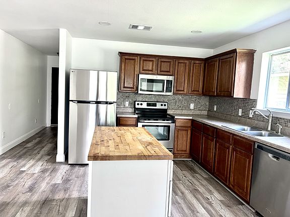 4th image of 529 W Metcalfe St