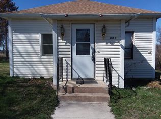 808 12th St, Springfield, SD 57062