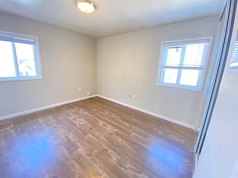 Upstairs Corner Apartment Home! Great North Park Location! Assigned Off Street Parking — Photo 14