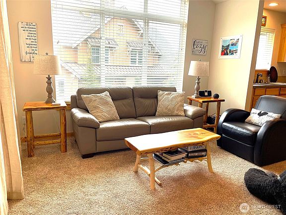 4th image of 21 Raintree Lane #2