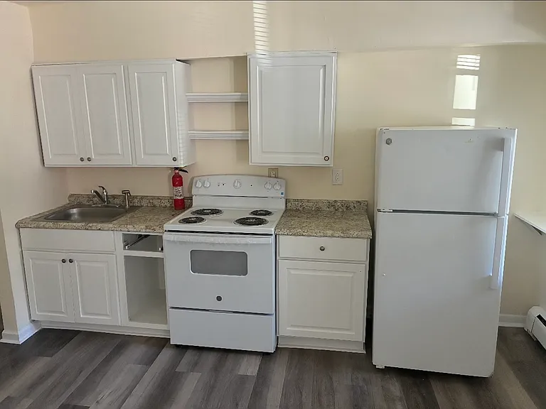 1806 N Wanamassa Dr — Photo 2