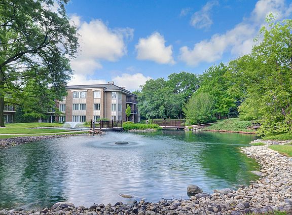 4th image of 2 Oak Brook Club Dr APT C102