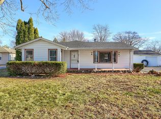 904 Walnut St, Mahomet, IL 61853