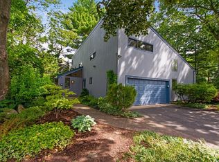16 Hollywood Rd, Winchester, MA 01890