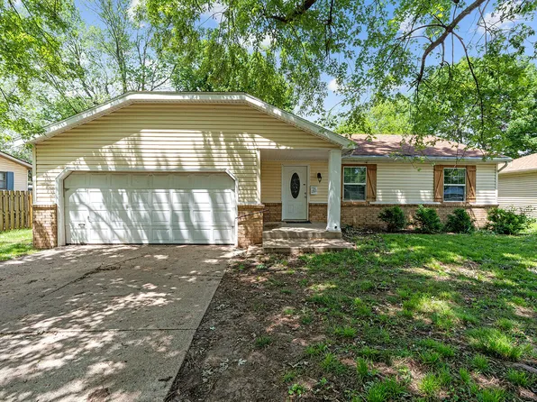 1311 W Crestview Street, Springfield, MO 65807