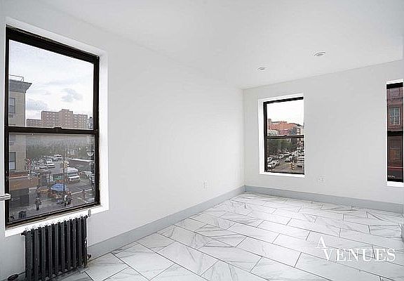 4th image of 209 E 116th St #5D