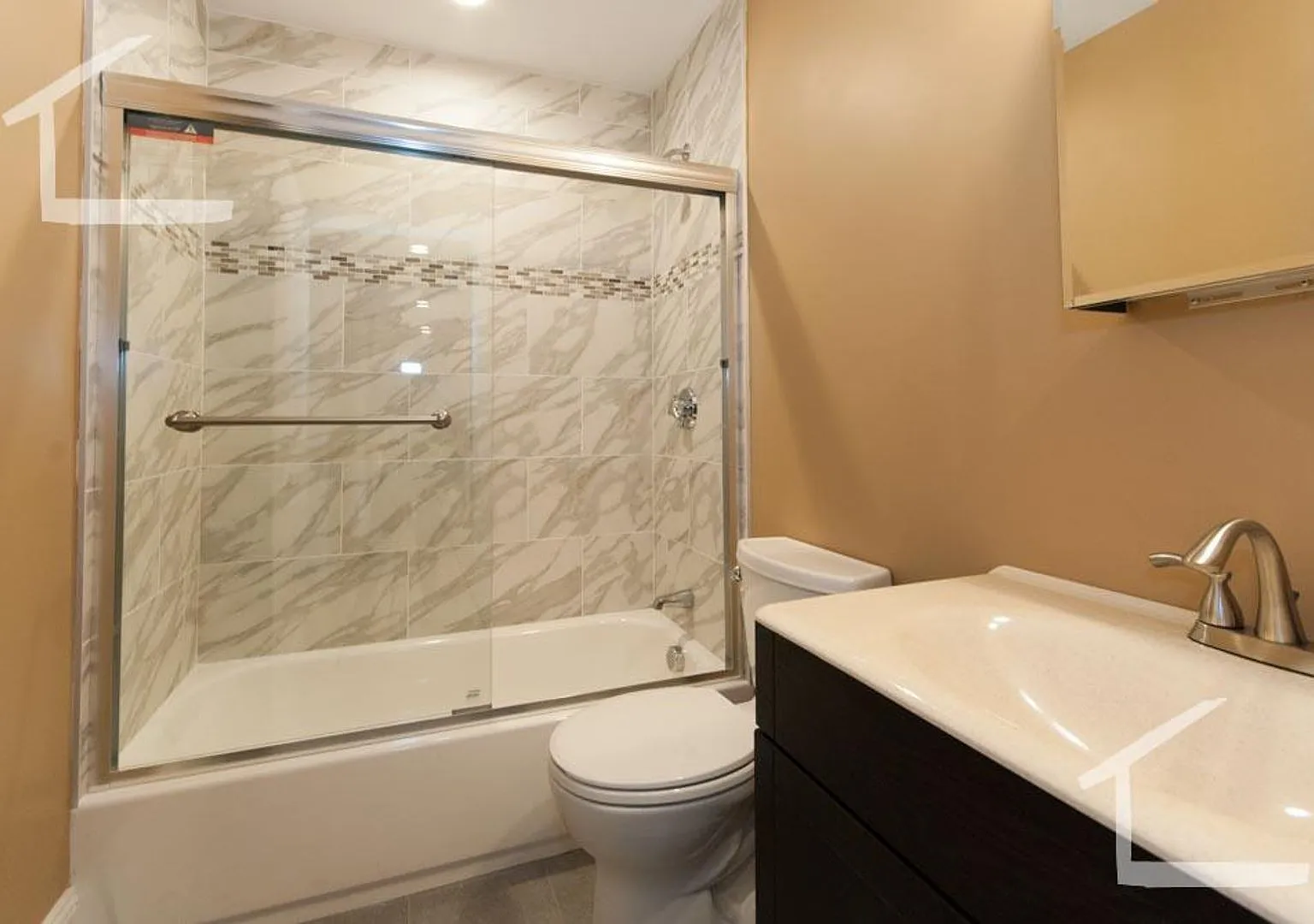5 Bed 2 Bath Right Close to Cleveland Circle — Photo 2