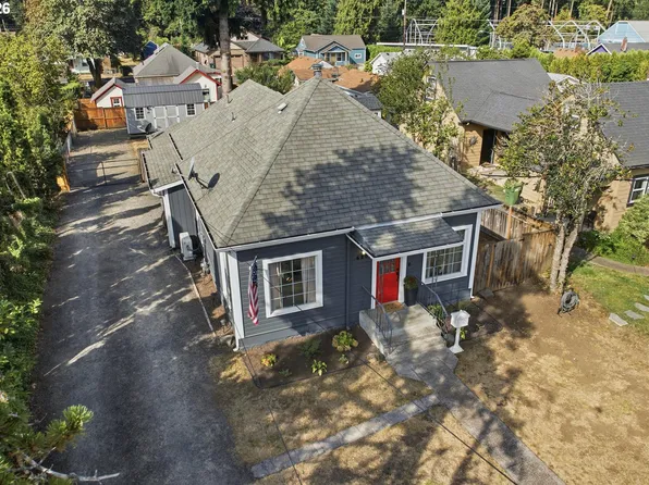 620 S Water St, Silverton, OR 97381