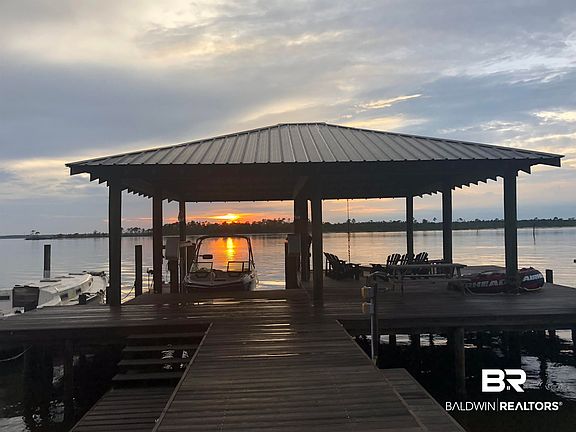 4th image of 5215 Bay Dr