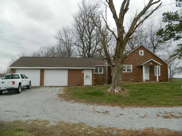 1416 County Road 450 N, Fairfield, IL 62837