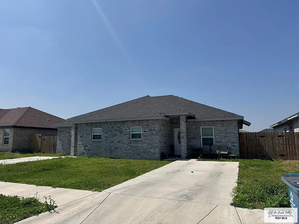 3 bed, 2.0 bath, 1269 sqft, $1,650 — Photo 1