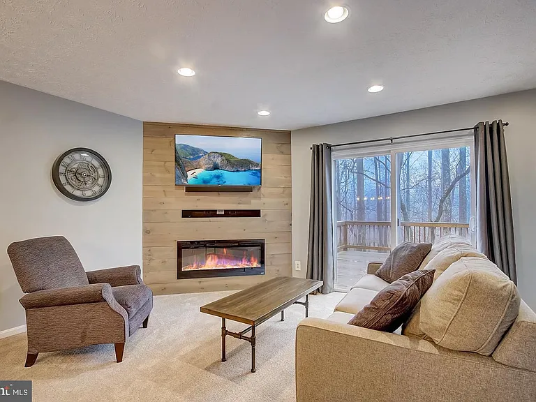 1011 Ellicott Dr — Photo 7