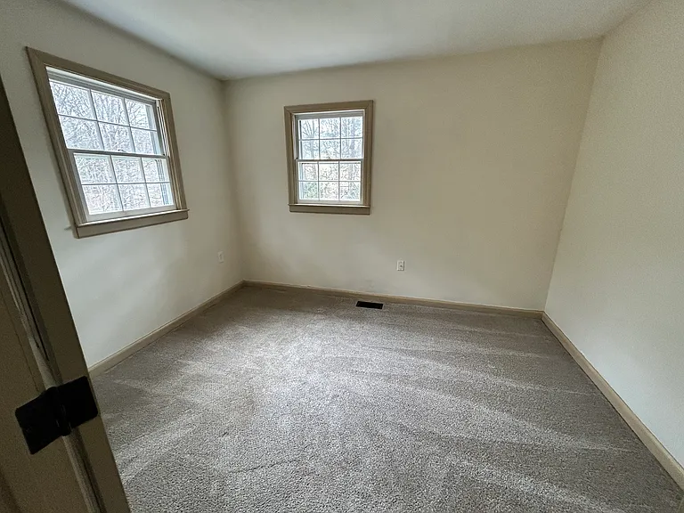 58 Pomperaug Rd — Photo 9