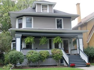 813 Clinton Ave, Oak Park, IL 60304