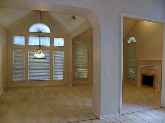 4th image of 5905 Moss Glen Ct