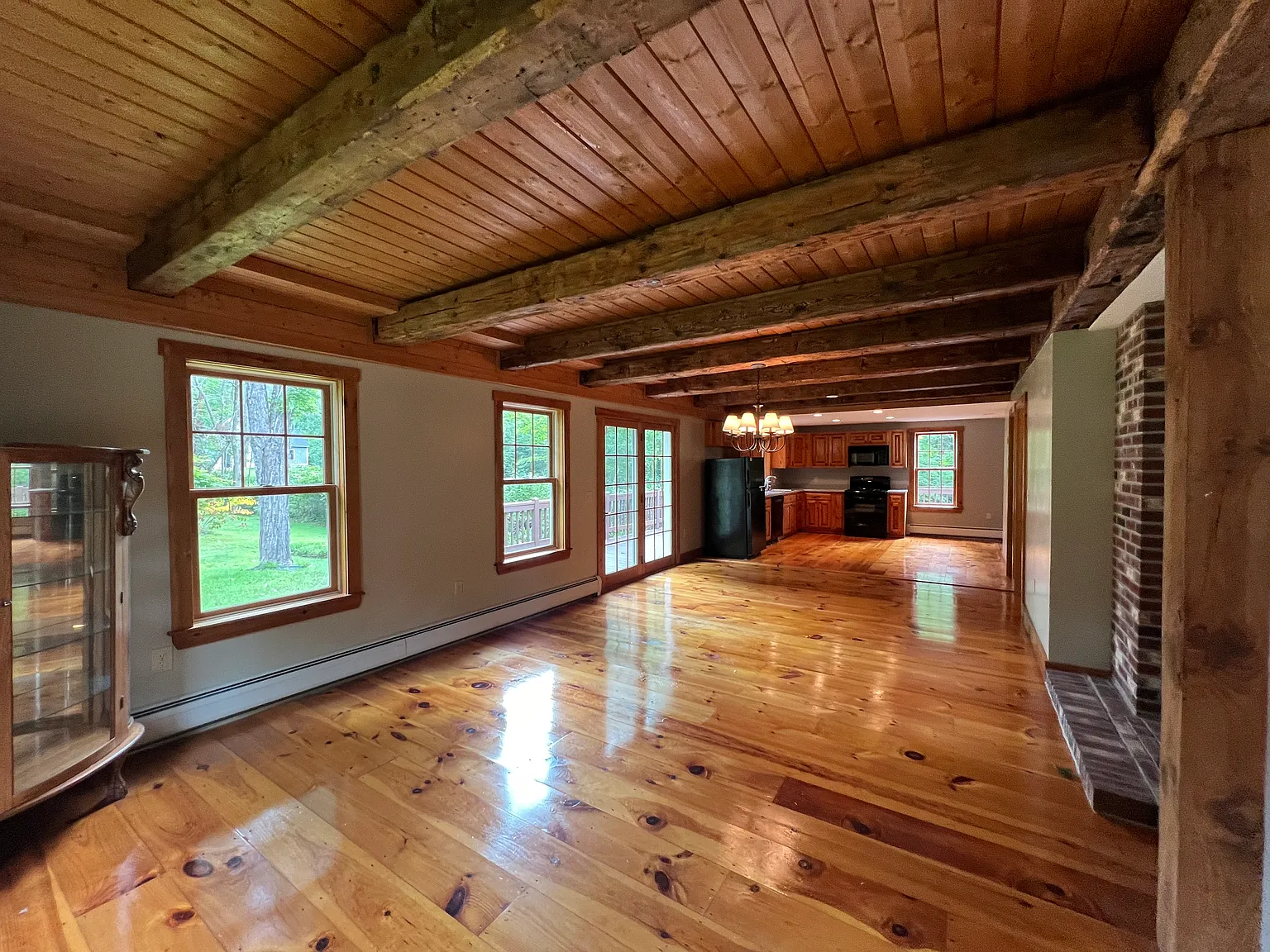 2 bed, 1500 sqft, $2,700 — Photo 4