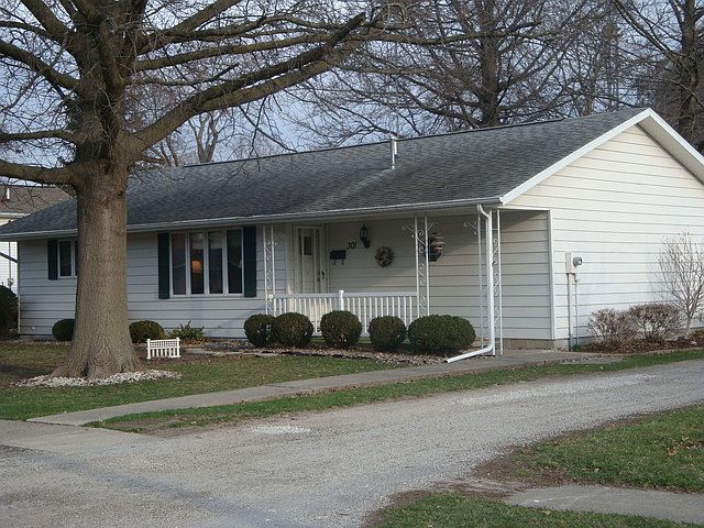 1st image of 301 W Koplin Ave
