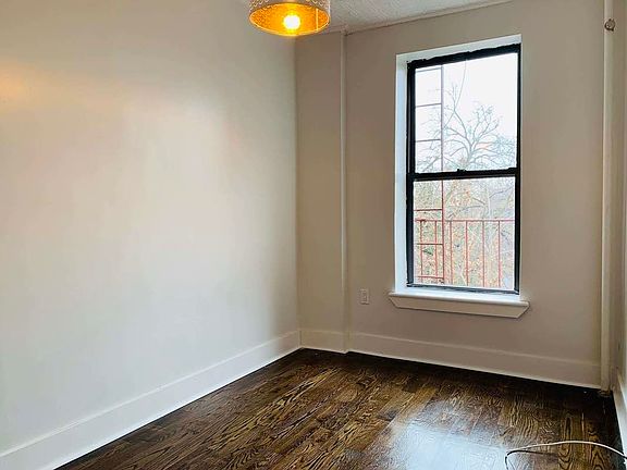 5th image of 1888 Bergen St