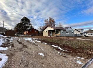 409 2nd St NW, Watford City, ND 58854
