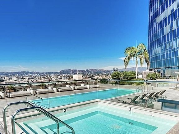2nd image of 1100 Wilshire Blvd APT 2705