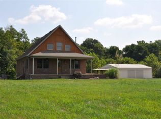 801 E Acorn Ln, New Harmony, IN 47631