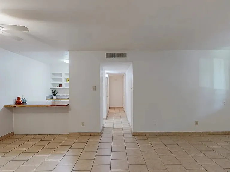 2800 Cerrillos Rd #11 — Photo 4