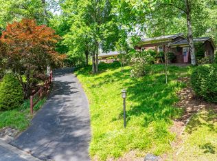 1461 Robinhood Dr, Morganton, NC 28655