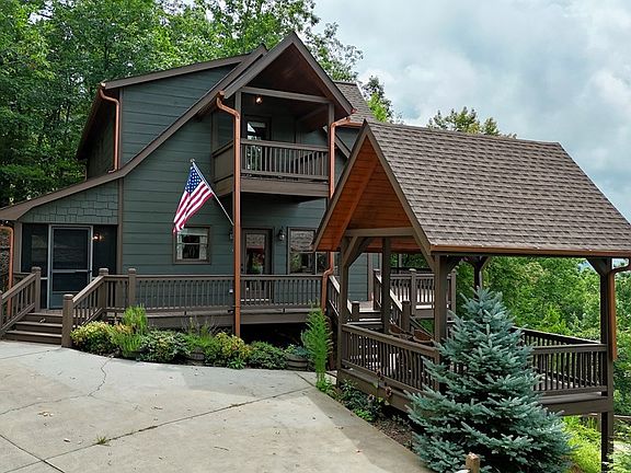 2nd image of 486 Henderson Ln