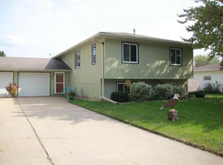 302 Cedar St, Slater, IA 50244