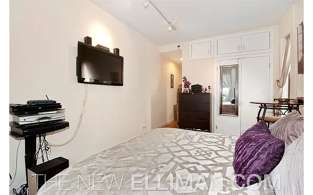 Rented by Douglas Elliman | media 13