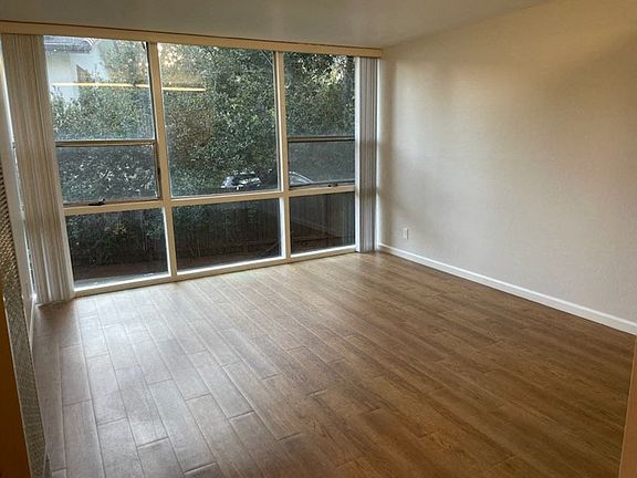 2nd image of 525 N El Camino Real #3402702