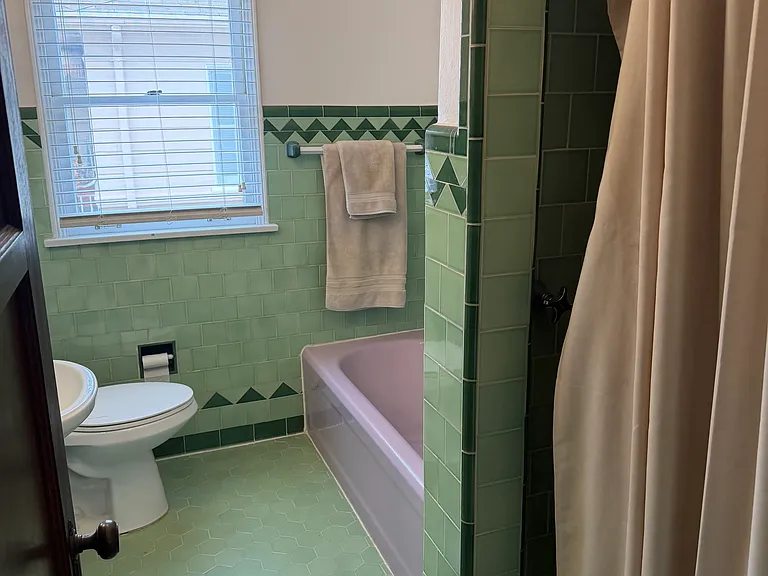 325 S Cochran Ave #201 — Photo 10