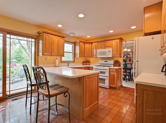 4th image of 3795 Arrowwood Ln