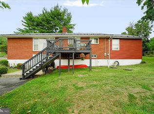 807 N Pine St, Burnham, PA 17009