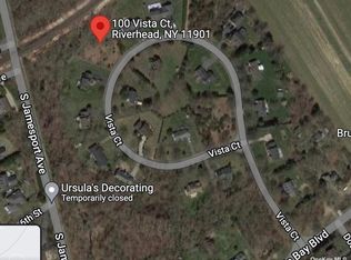 100 Vista Ct, Riverhead, NY