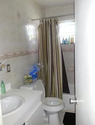 4th image of 218 Grant Dr